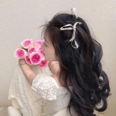 明星离婚传闻言论翻车，品牌连夜解约，前后半年引热议